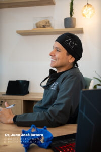 Dr. Juan José Botero especialista en cirugía oral y maxilofacial